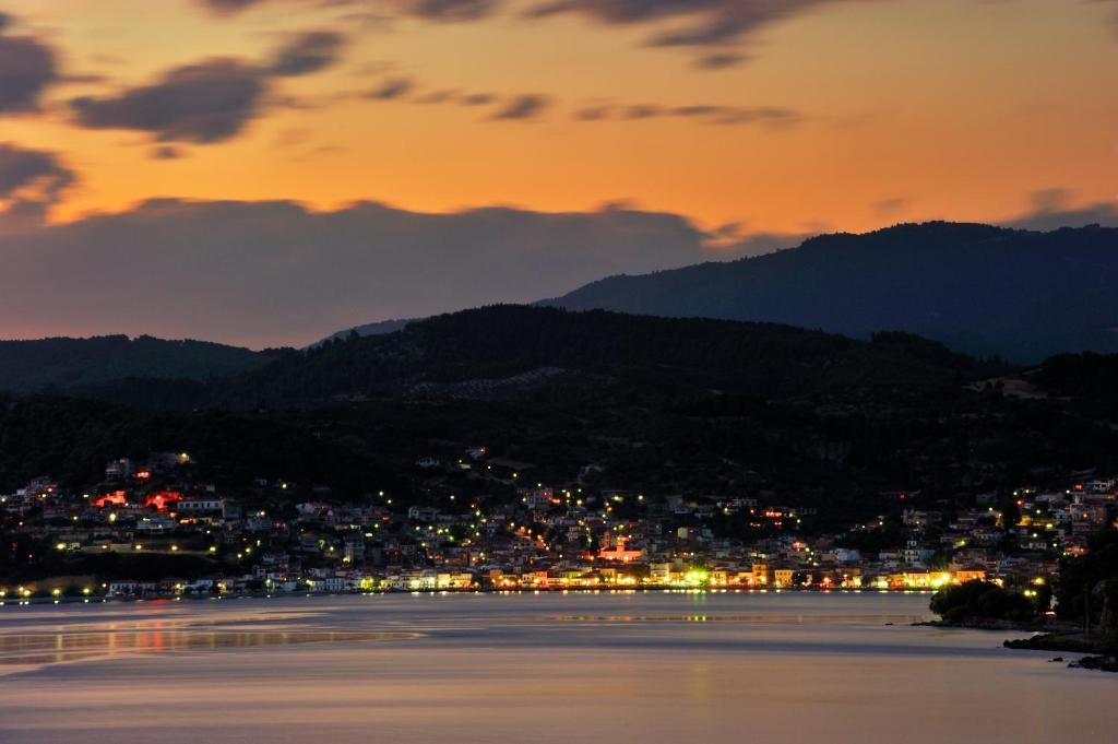 Kaminos Resort Límni エクステリア 写真