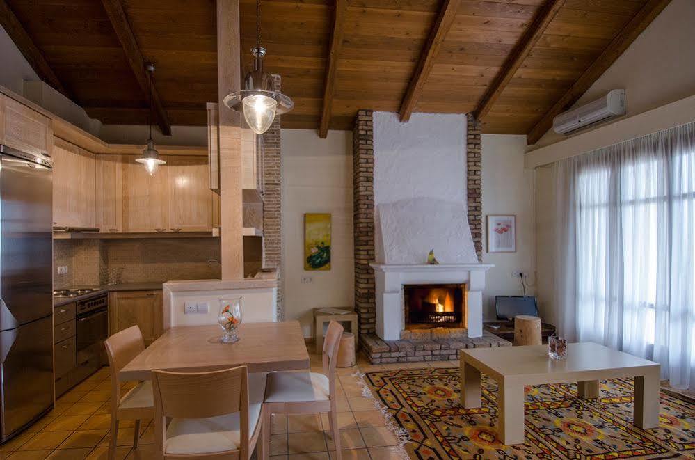 Kaminos Resort Límni エクステリア 写真