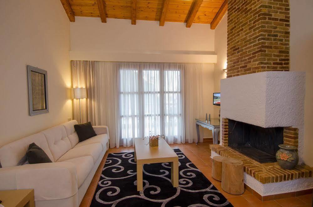 Kaminos Resort Límni エクステリア 写真