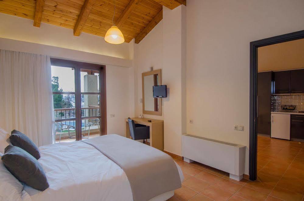 Kaminos Resort Límni エクステリア 写真